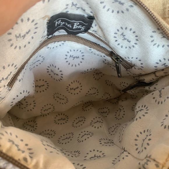 Myra crossbody bag, rustic GRAY COWHIDE flap, 100 percent BROWN leather strap. - Picture 6 of 9